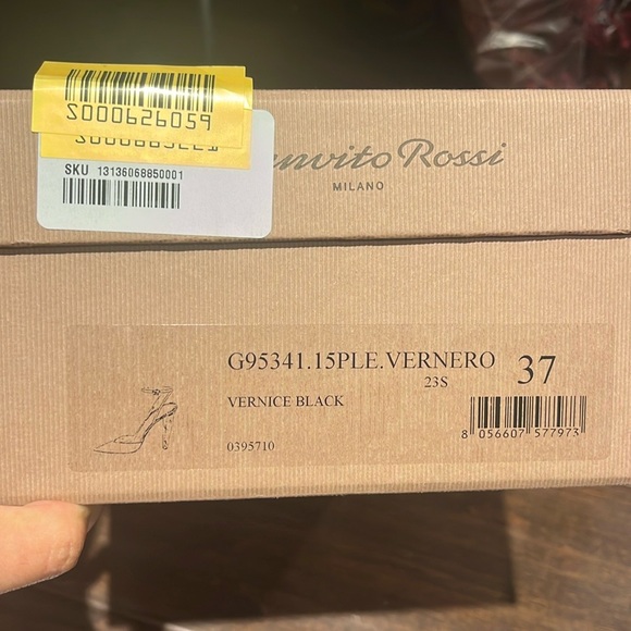 Gianvito Rossi Black Vernice heels - Picture 8 of 10